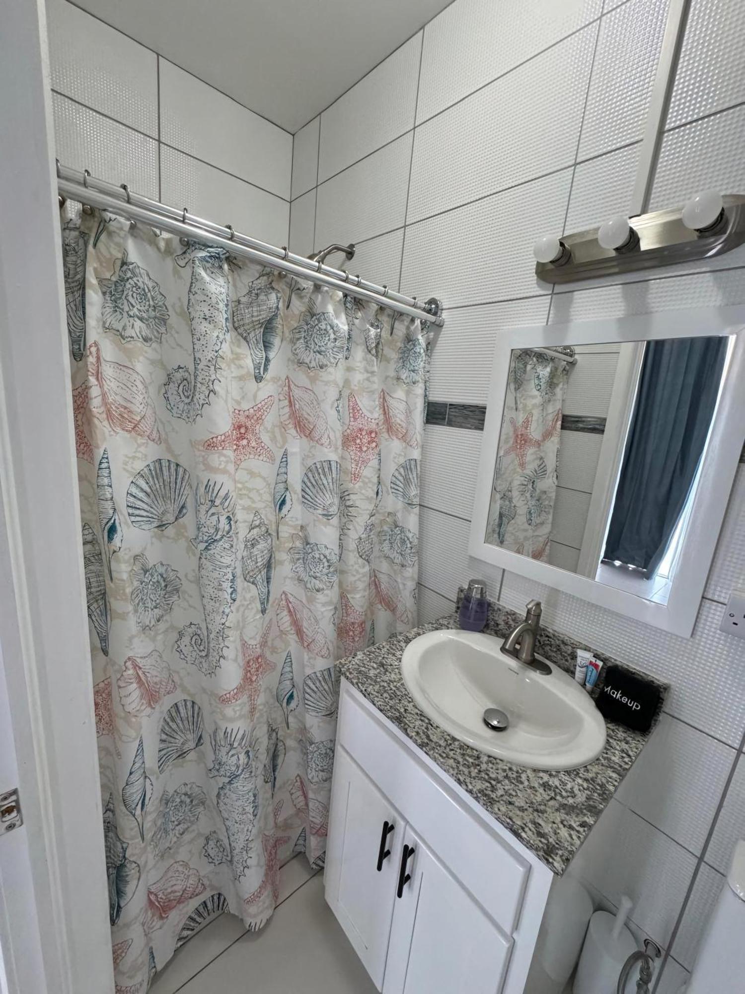 Eldorado Guesthouse & Car Rental Roseau Zimmer foto