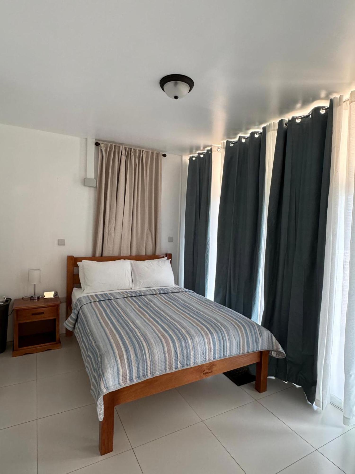 Eldorado Guesthouse & Car Rental Roseau Zimmer foto